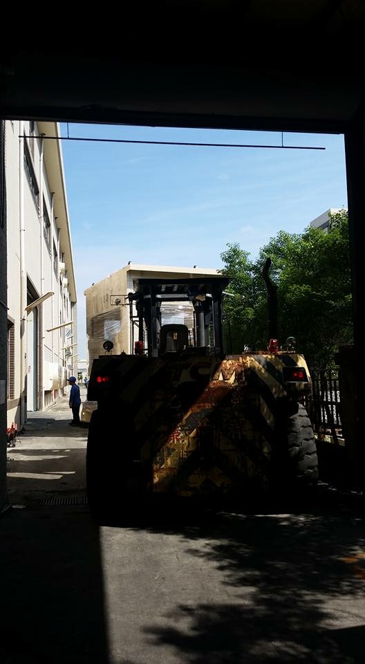 堆高機搬運-80噸油壓機搬運工程