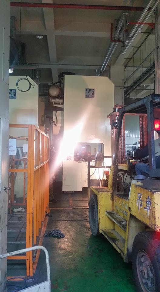 堆高機搬遷-52噸沖床機械坑移出工程