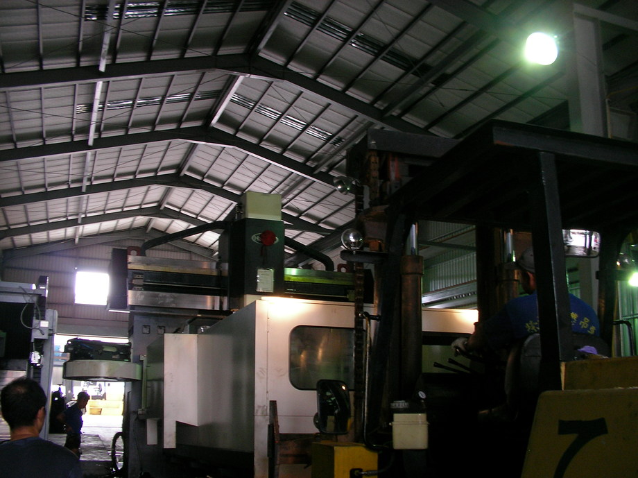 堆高機搬運-工廠機械遷移