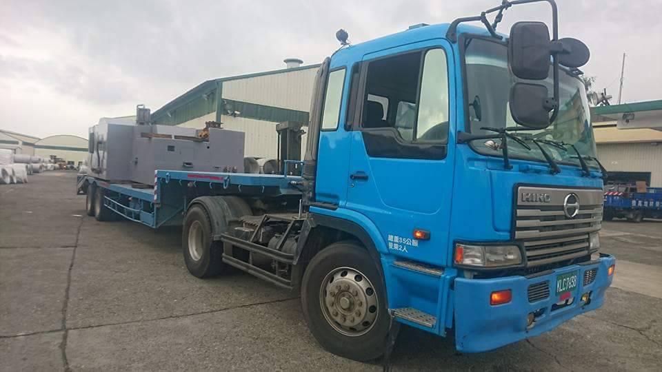 卡車運輸-螺絲成型機載運