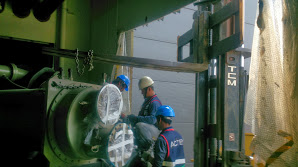 堆高機搬運-住華科技頂樓冰水機搬運工程