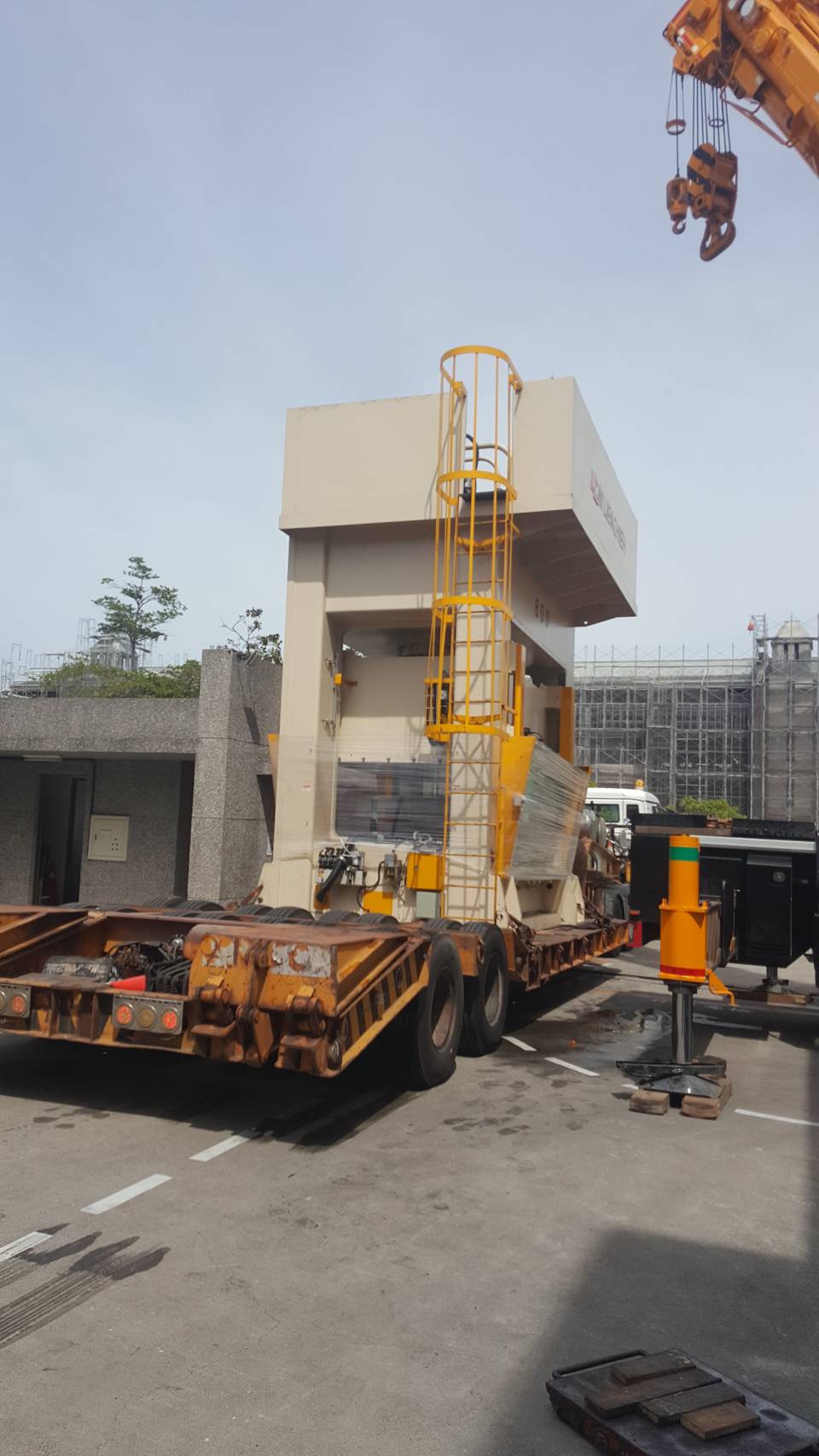 吊車吊掛-800型油壓機（約90T)