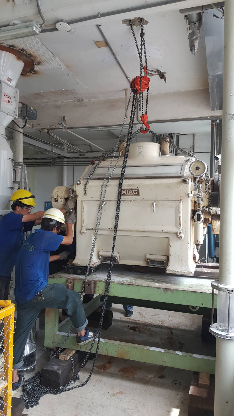 吊車起重吊掛-麵粉機械吊掛工程