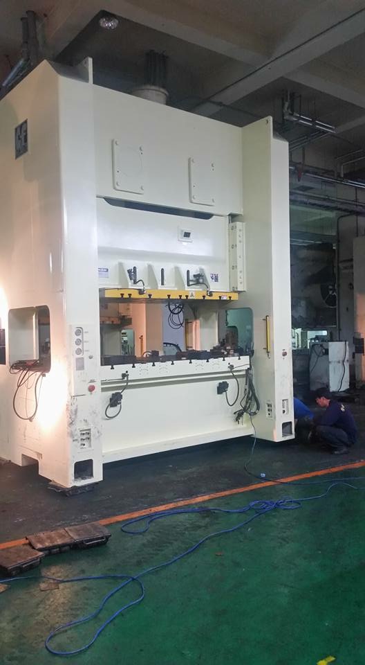 堆高機搬遷-52噸沖床機械坑移出工程