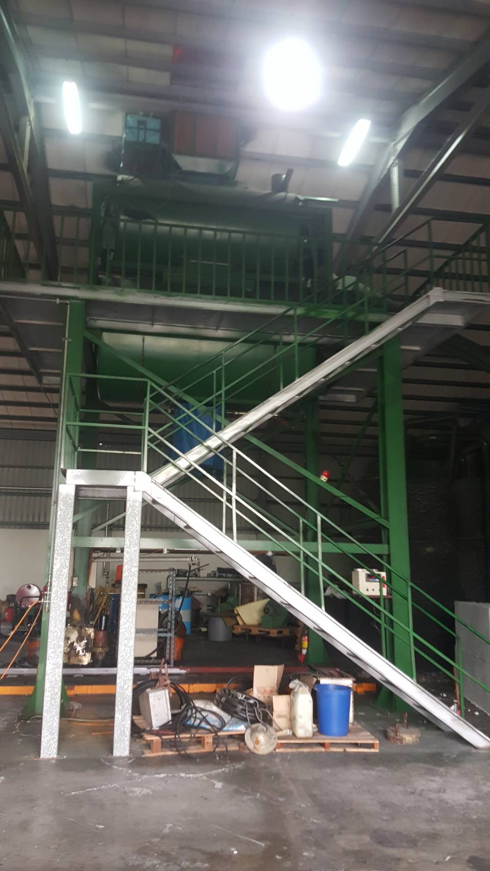 吊車＋堆高機-泡棉機械吊運搬運工程&nbsp;