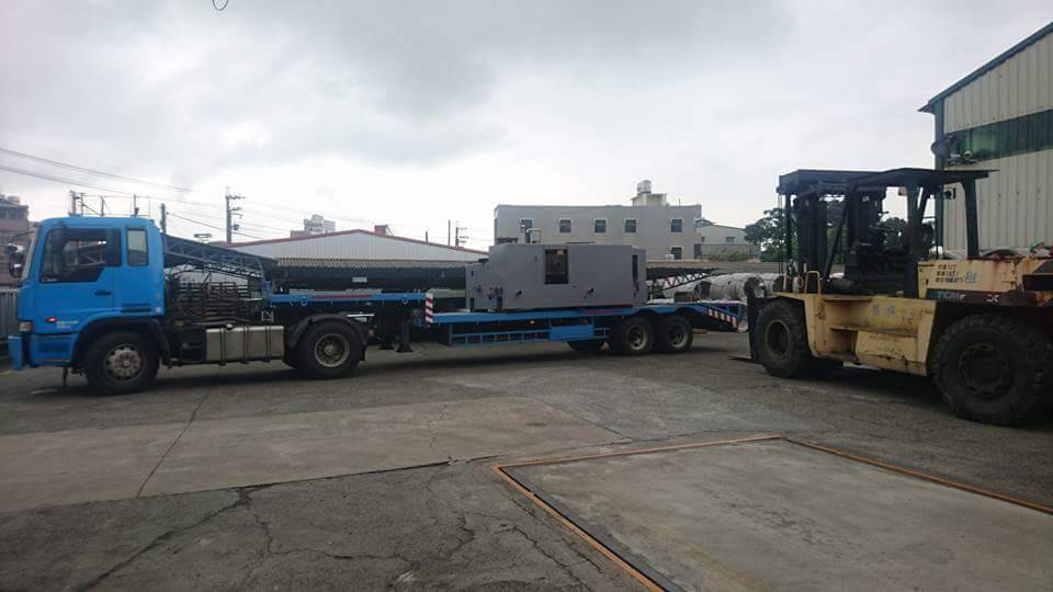 拖板車運送-螺絲成型機載運&nbsp;
