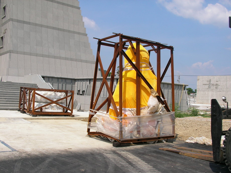 堆高機特殊搬運-吉園總重40T佛像