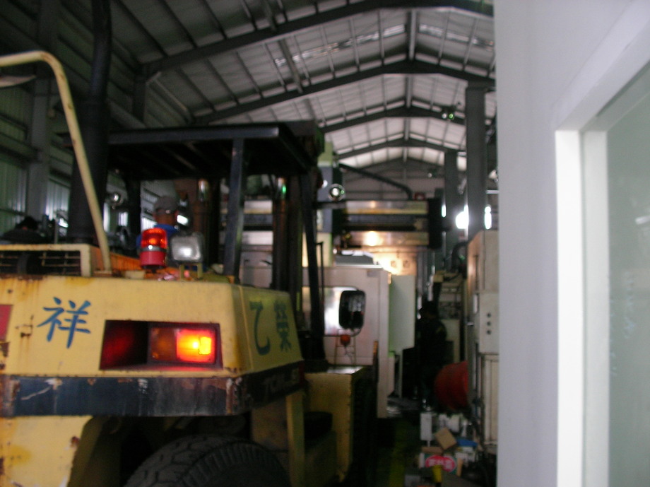 堆高機搬運-30T龍門載名鐵