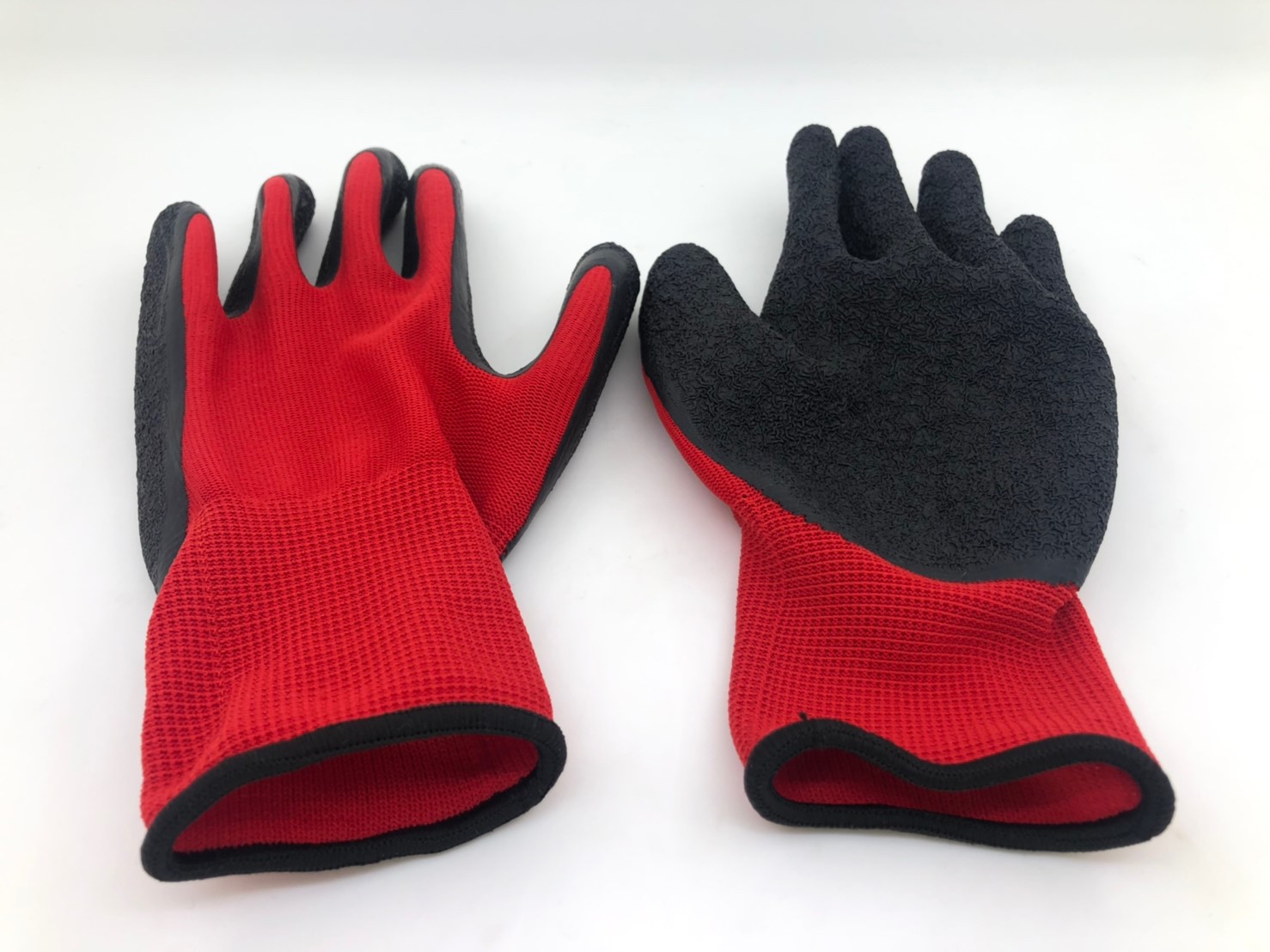 沾乳膠皺褶手套