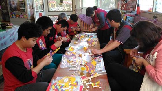 製作2017台灣燈會小雞提燈