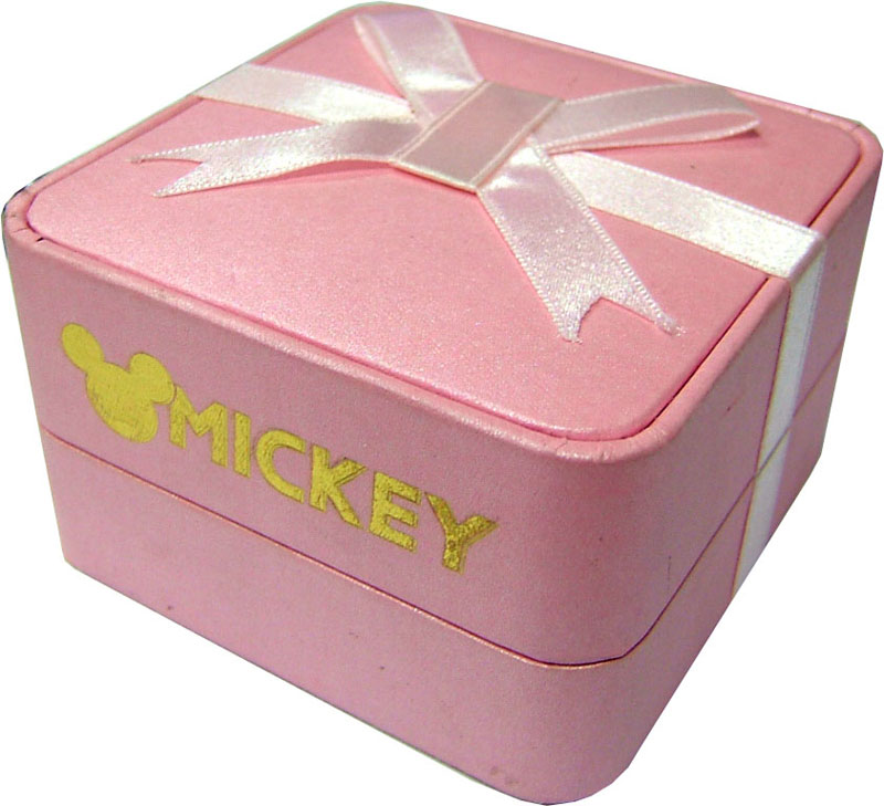 粉紅色蝴蝶結盒