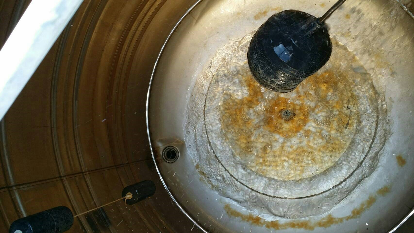 屏東專業清水塔清水管-高周波機器水管與水塔清洗案例