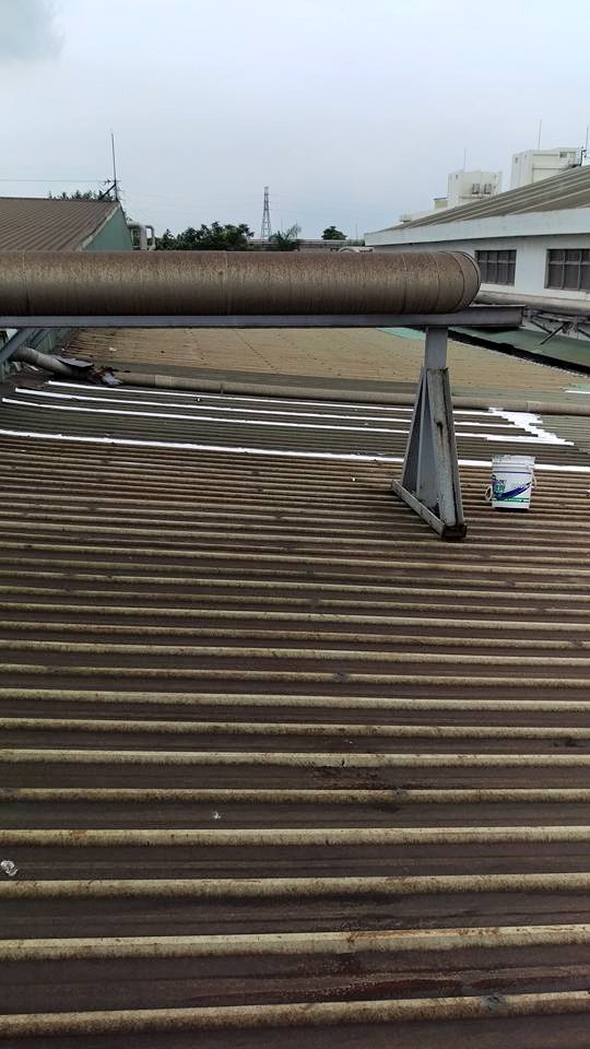 山上區紡織廠鐵皮屋頂抓漏