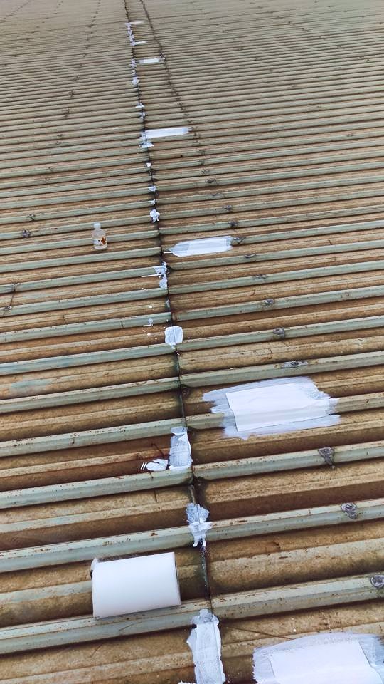 山上區紡織廠鐵皮屋頂抓漏