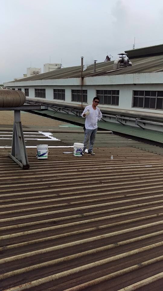 山上區紡織廠鐵皮屋頂抓漏