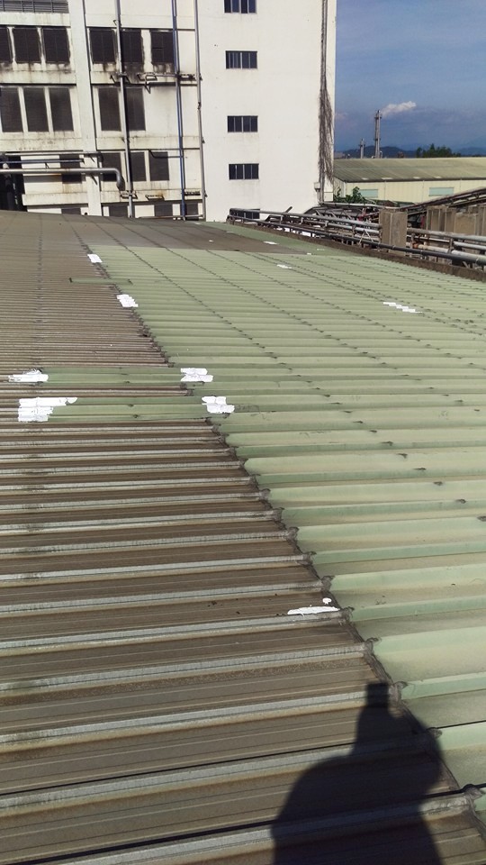 山上區紡織廠鐵皮屋頂抓漏