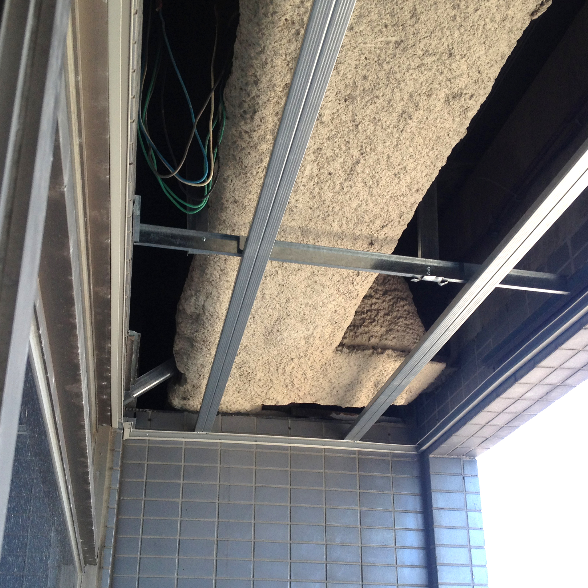 天花板-基隆大樓陽台氣口天花板