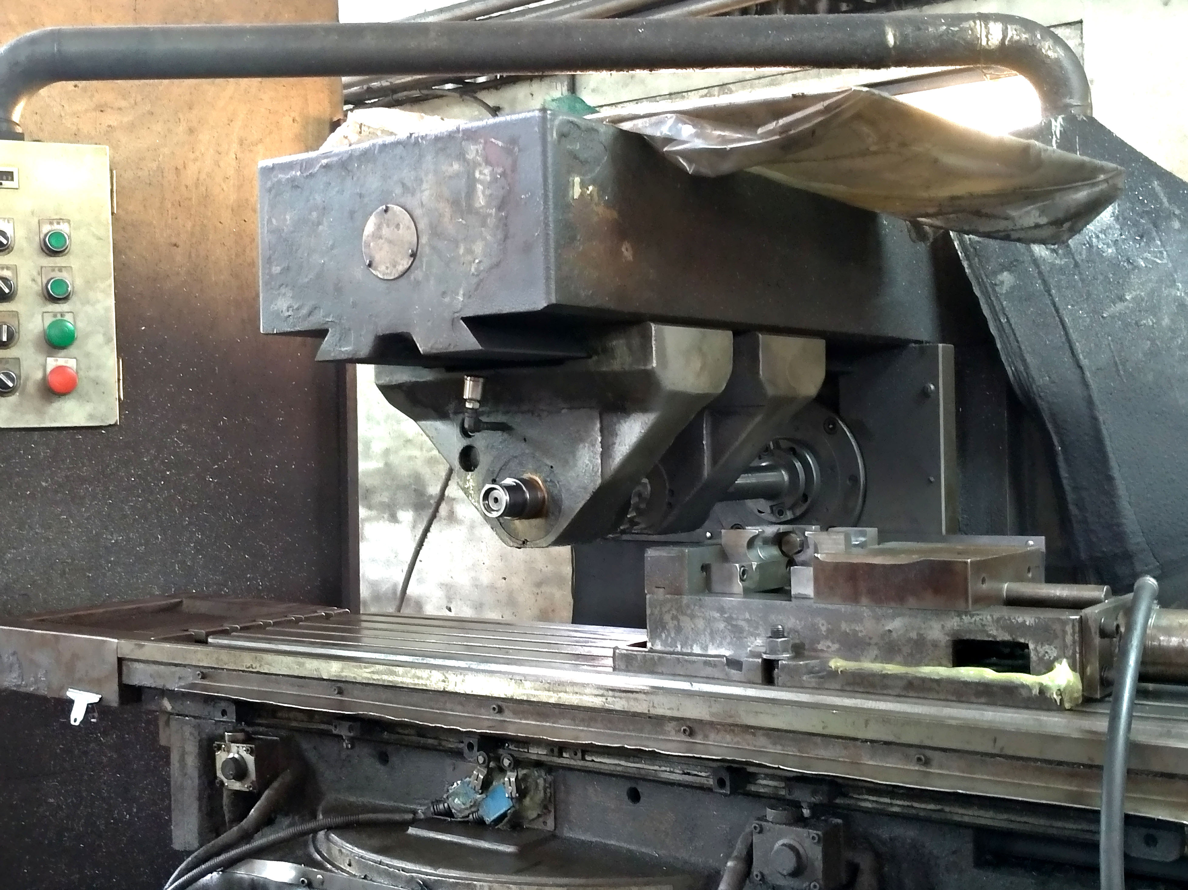 5番立橫式銑床機