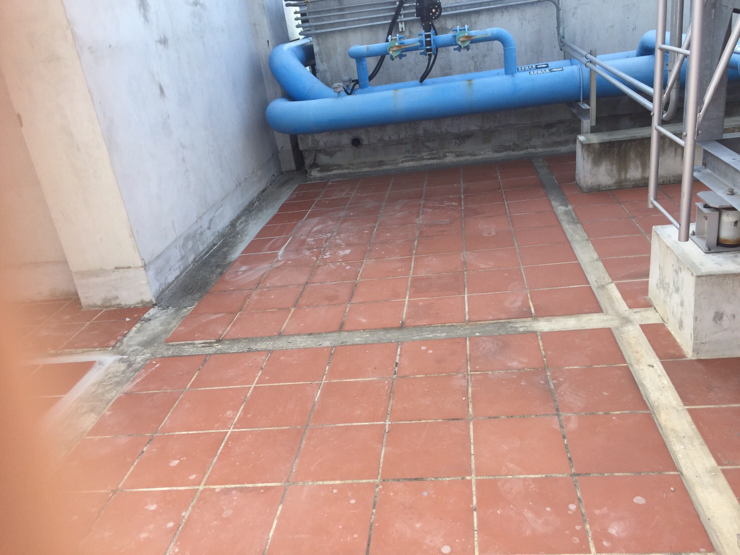 斗六頂樓瓷磚修理工程