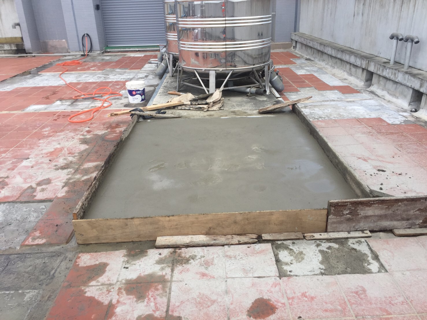 斗六頂樓瓷磚修理工程