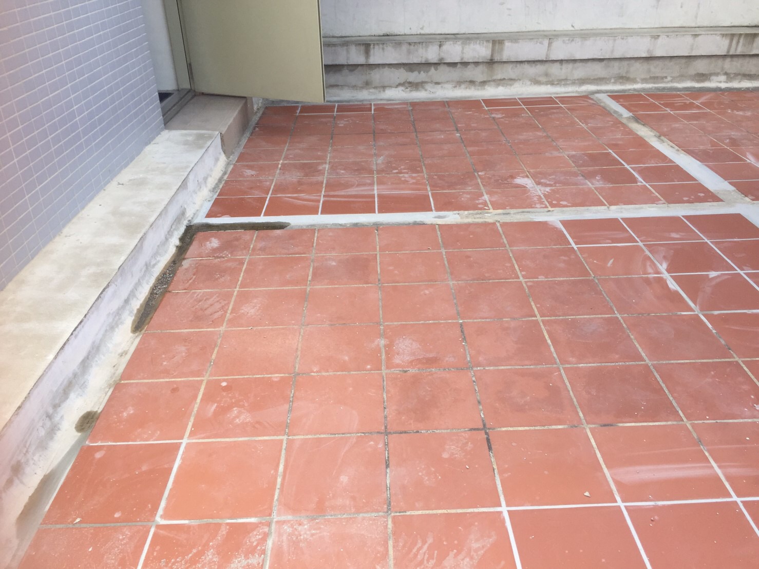 斗六頂樓瓷磚修理工程