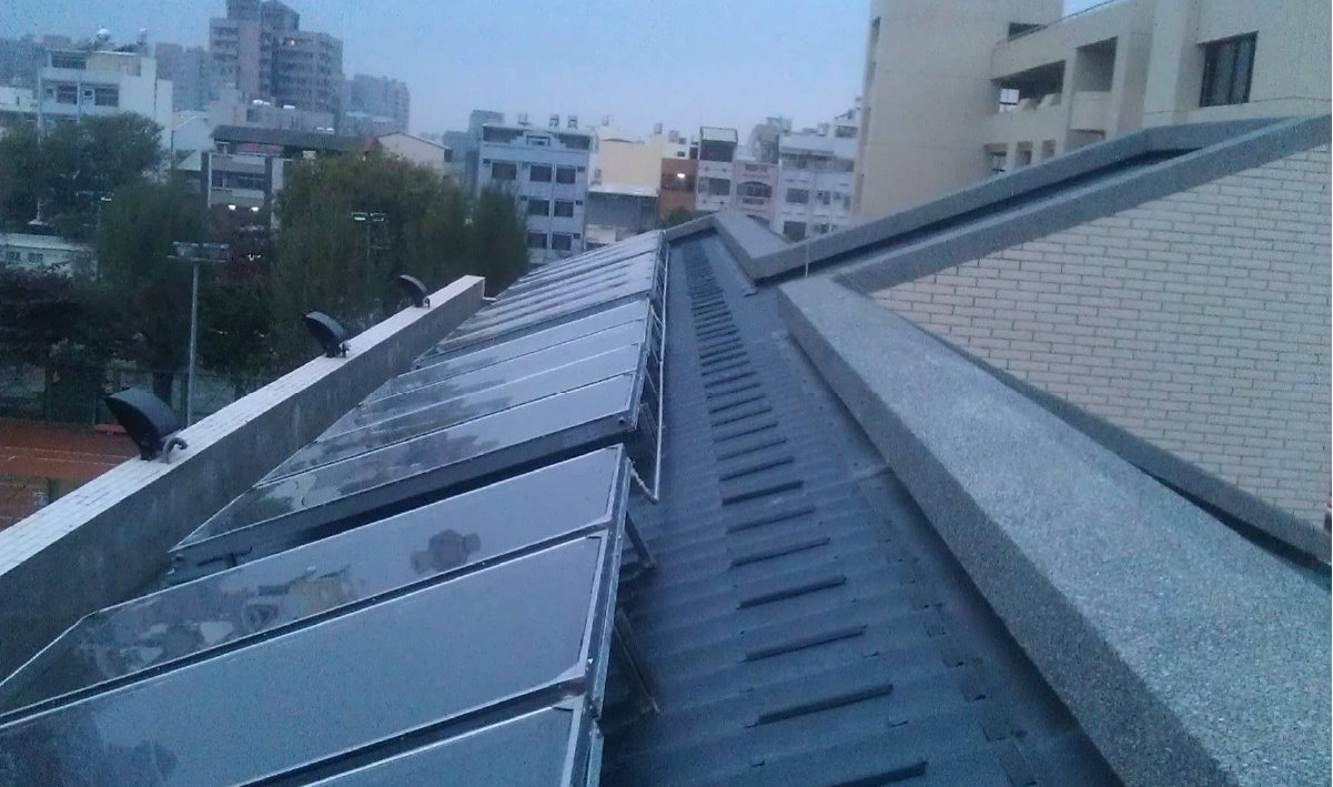 森林太陽能熱水器-嘉義女中