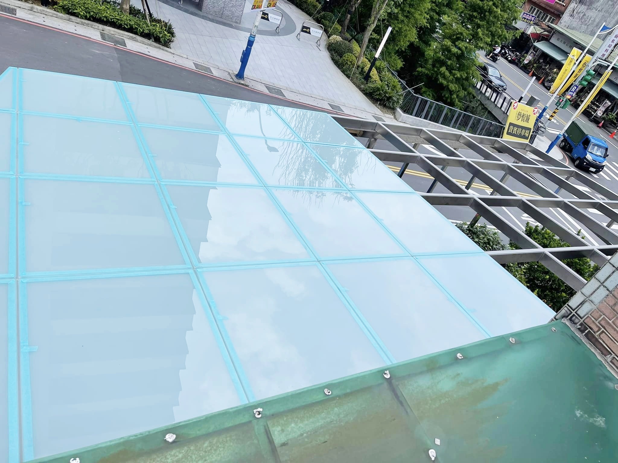 不銹鋼膠合玻璃採光棚