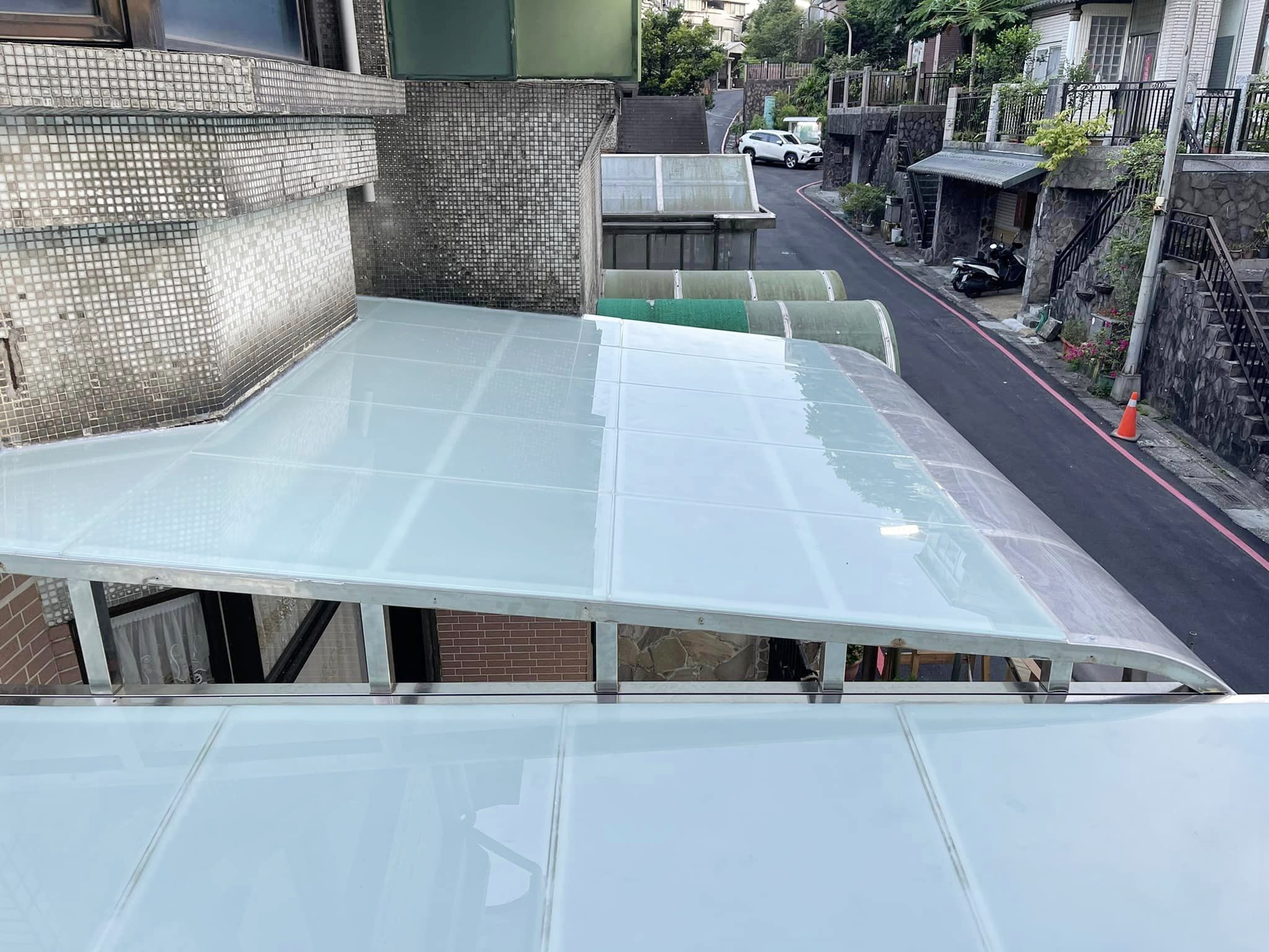 不銹鋼膠合玻璃採光棚