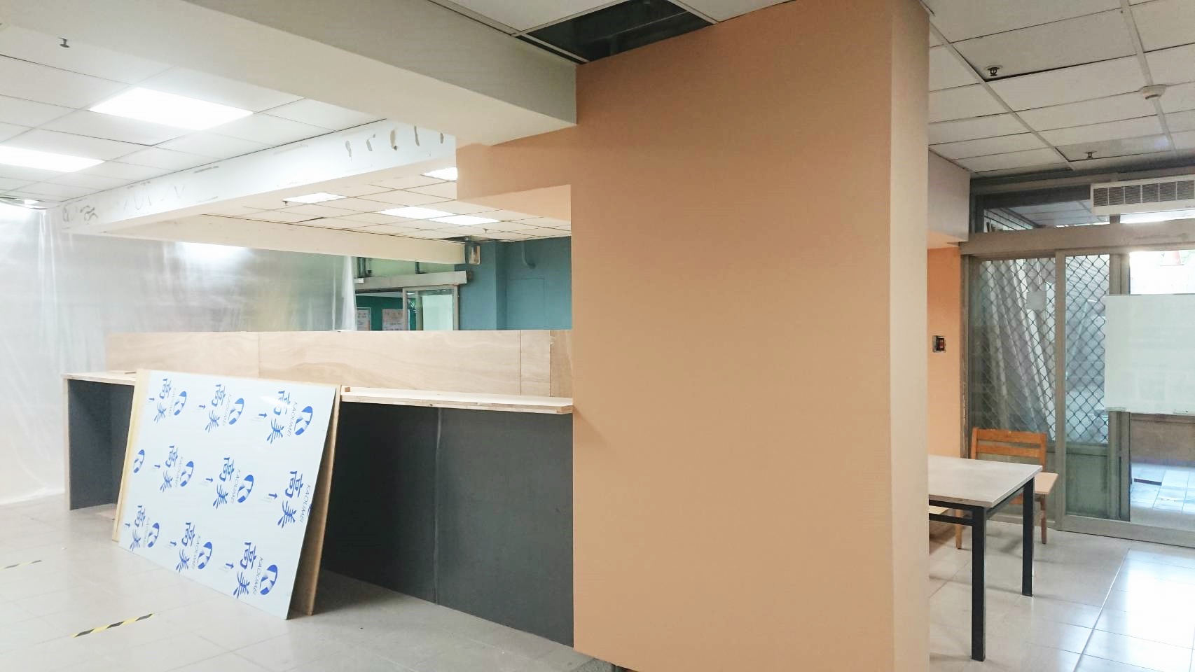 長榮大學餐廳油漆施工