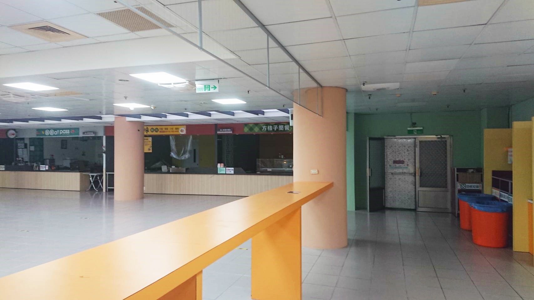 長榮大學餐廳油漆施工