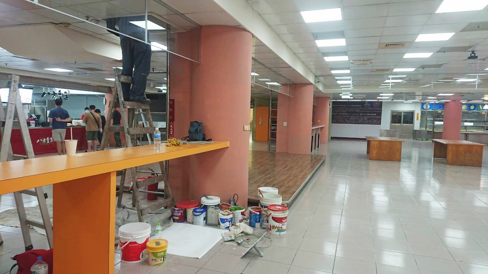 長榮大學餐廳油漆施工