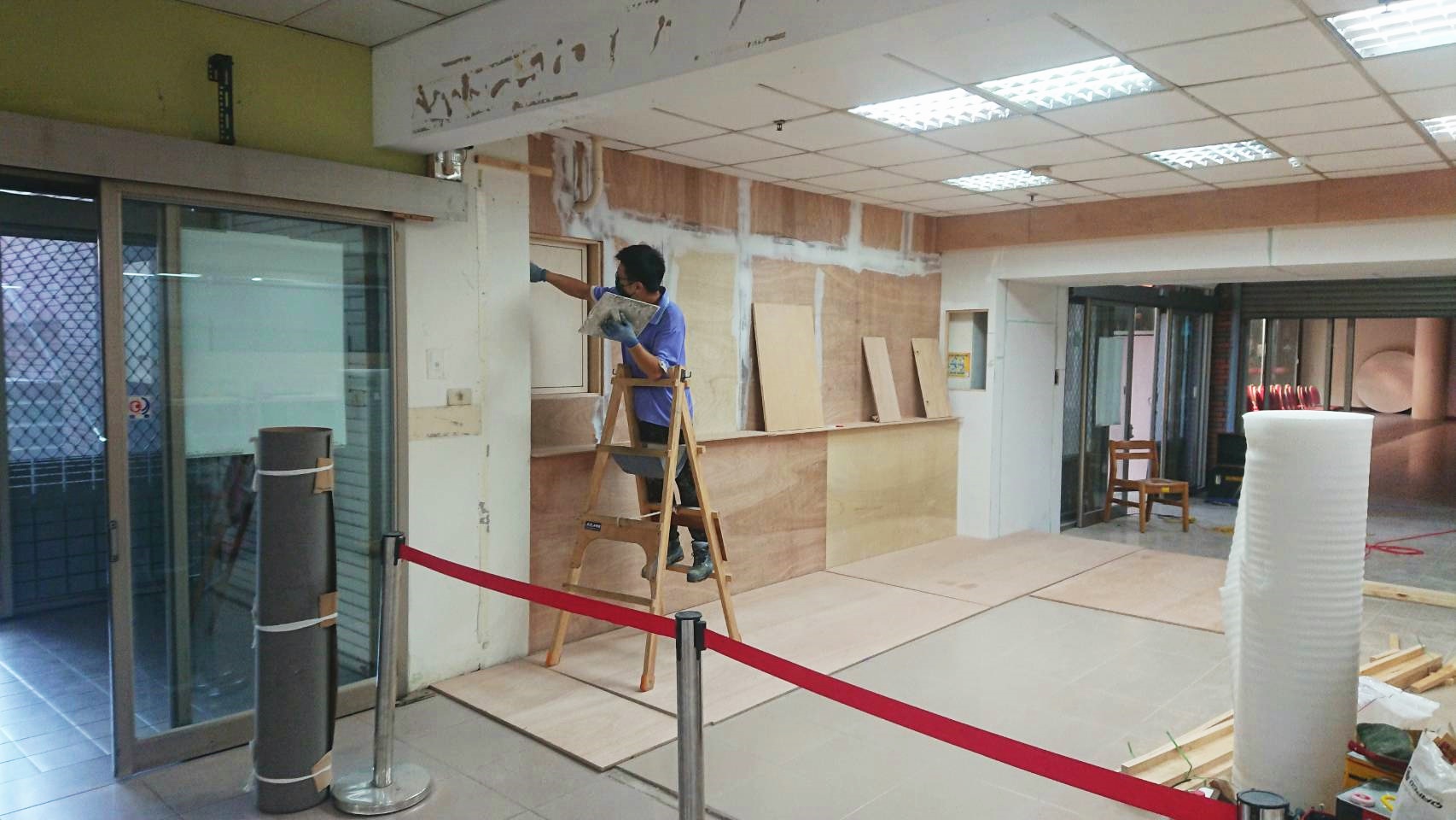 長榮大學餐廳油漆施工