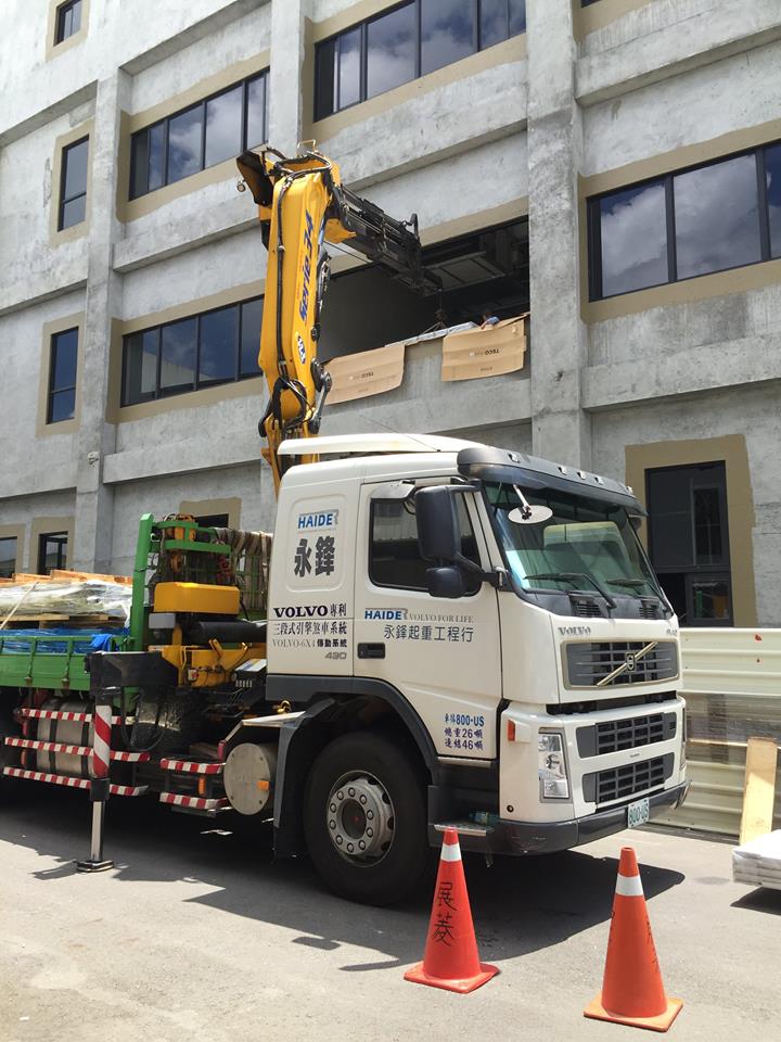 現場作業-不到一米八的吊窗口高度01