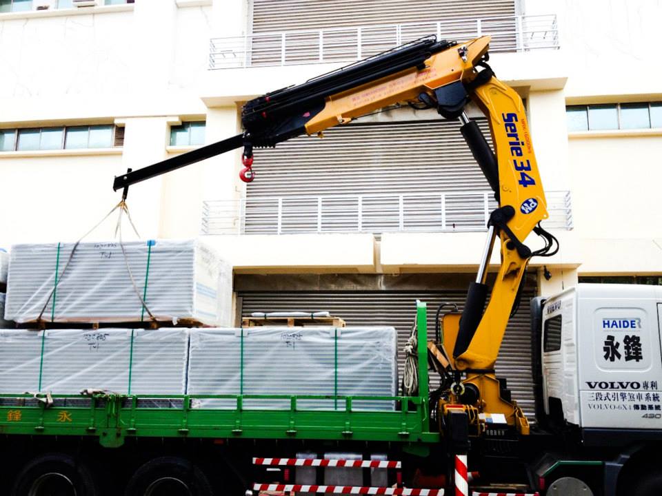 吊掛貨物卸載作業