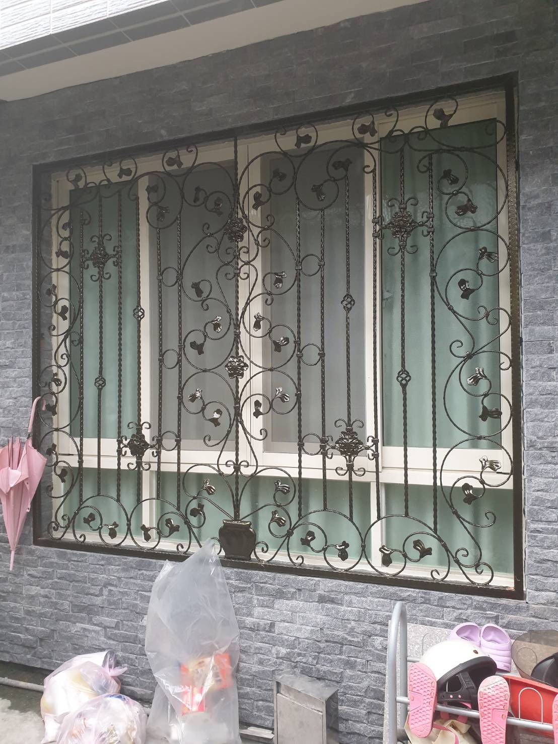 台中鍛造不銹鋼門窗