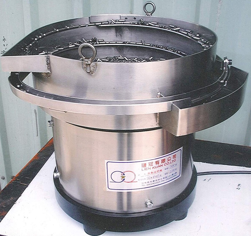 止付螺絲-工業用震動整列送料機設計製造