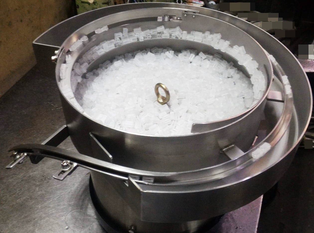 塑膠材-震動整列送料機設計製造