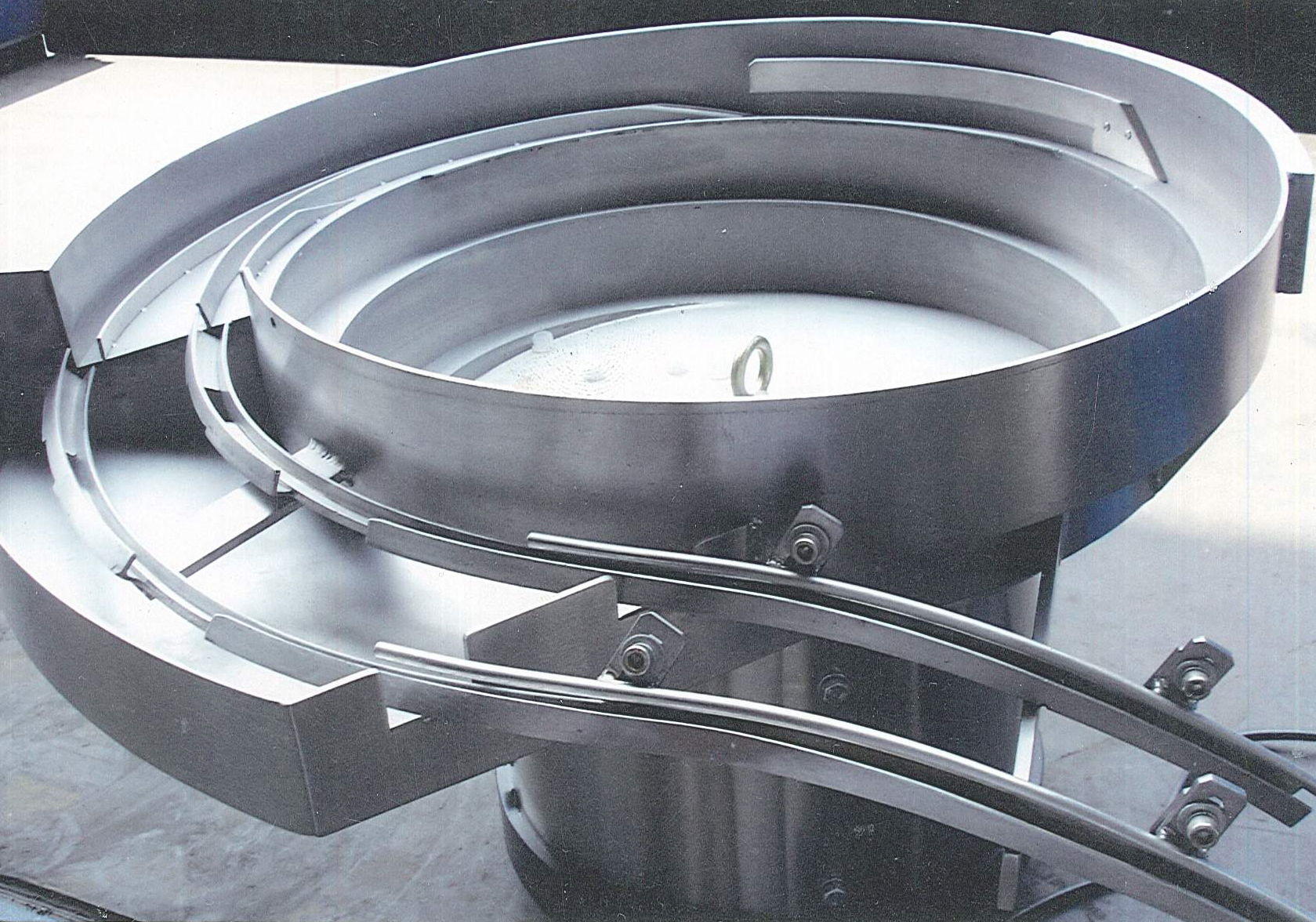 雙軌道-震動整列送料機設計製造