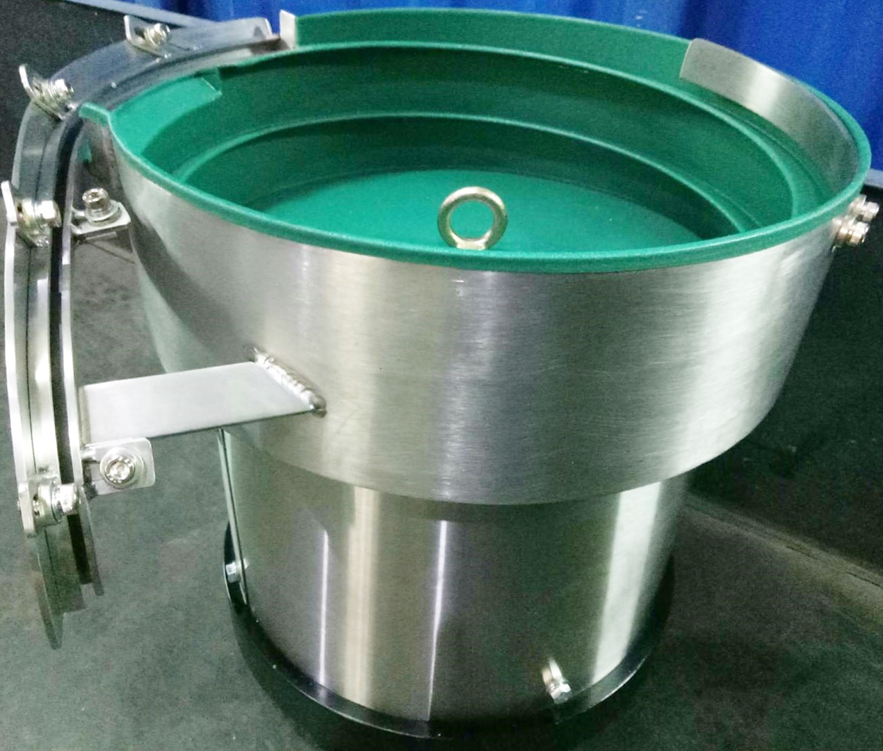 出口90度-震動整列送料機設計製造