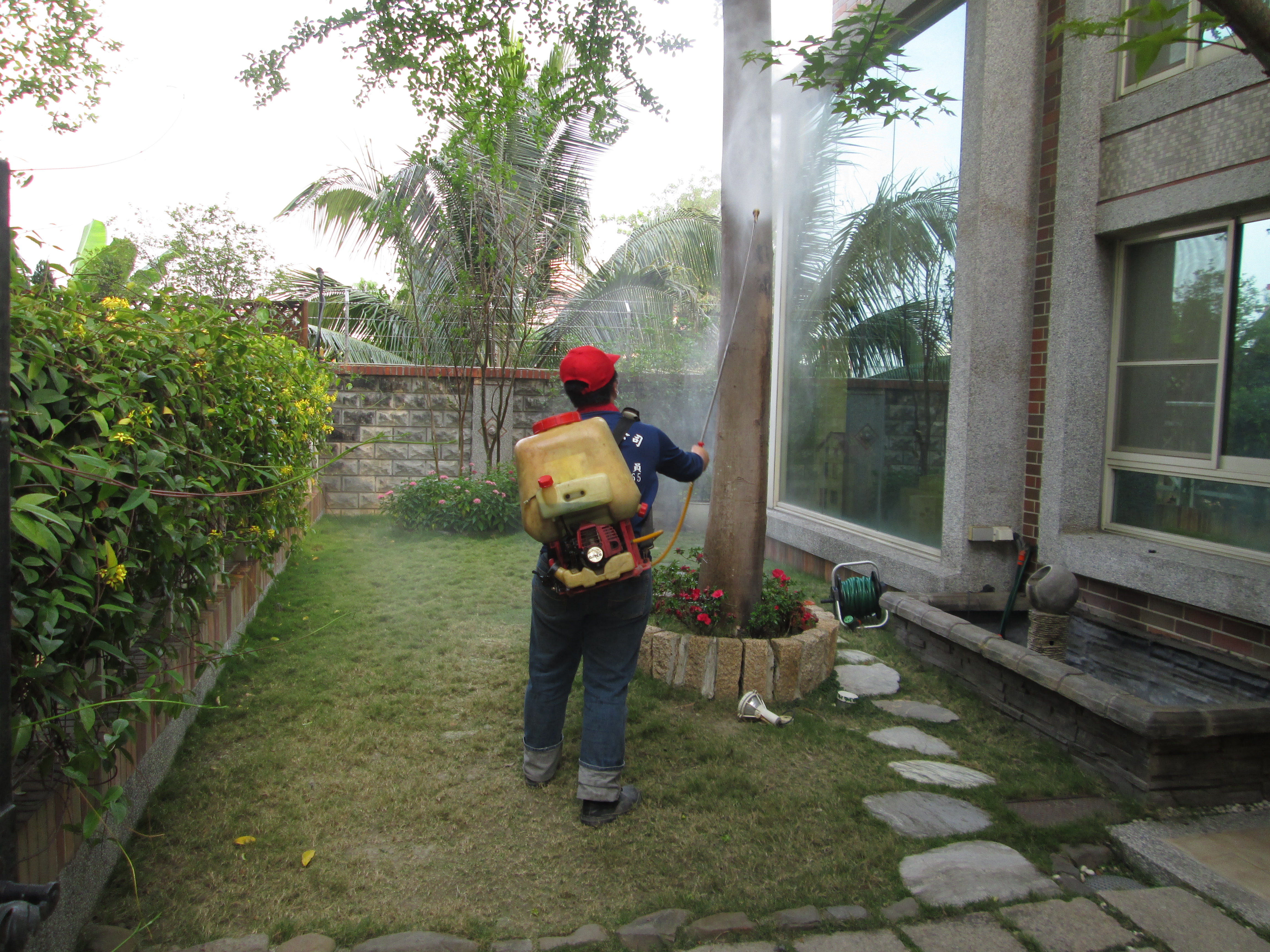 大樓中庭花園施工照片土壤灌注法