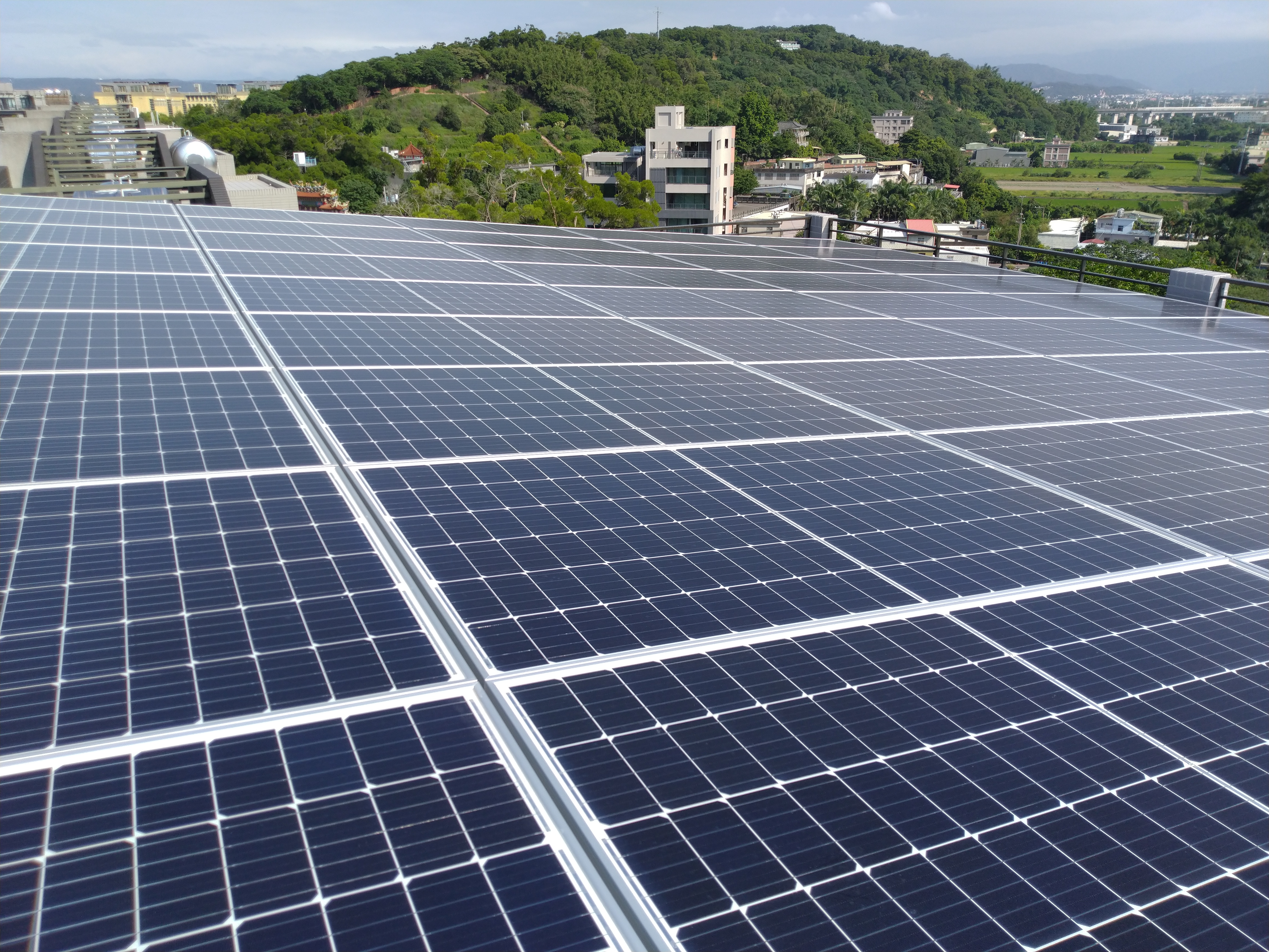 勁多太陽能板安裝