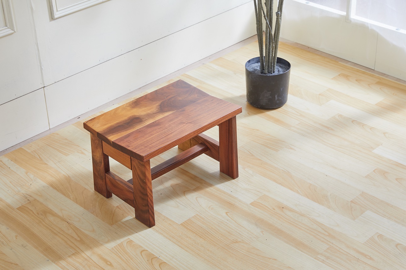 206檀木矮板凳