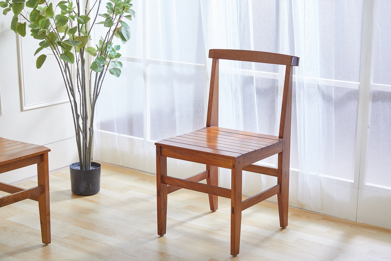 204楠木單牛角餐椅