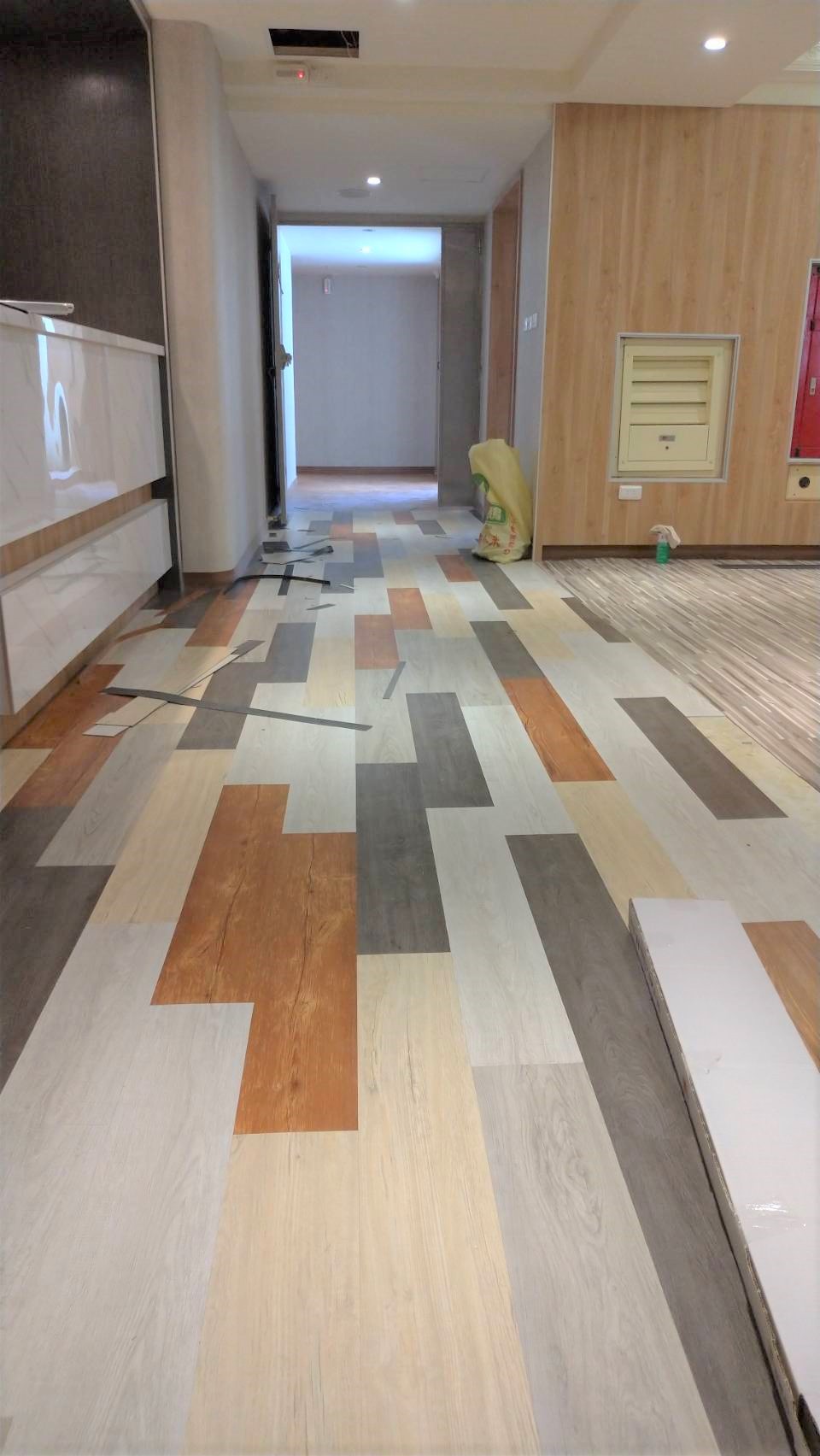 PVC長條塑膠地磚