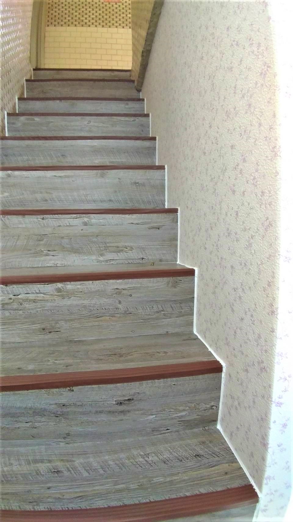 PVC塑膠地磚樓梯