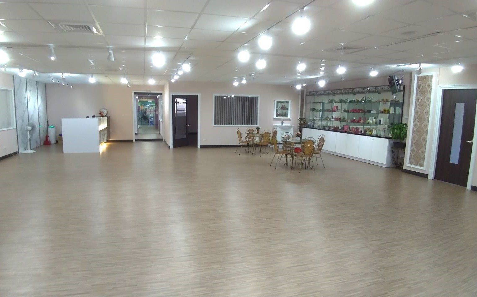 PVC長條塑膠地磚