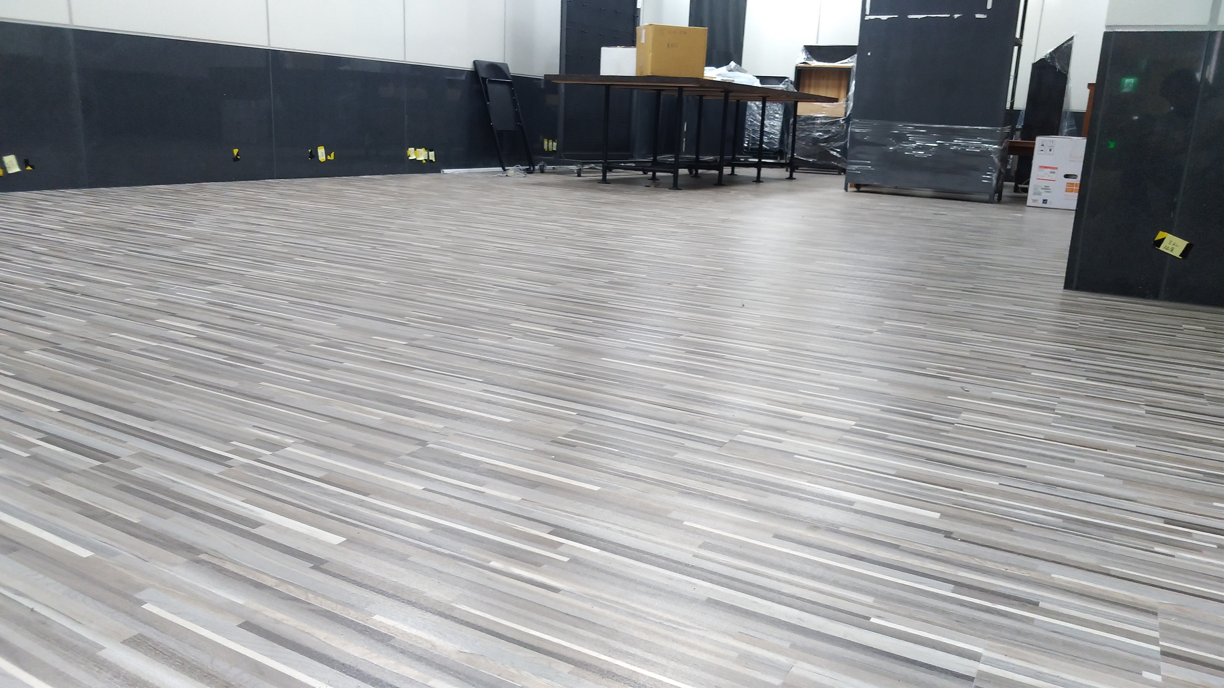 鳳山塑膠木紋地板