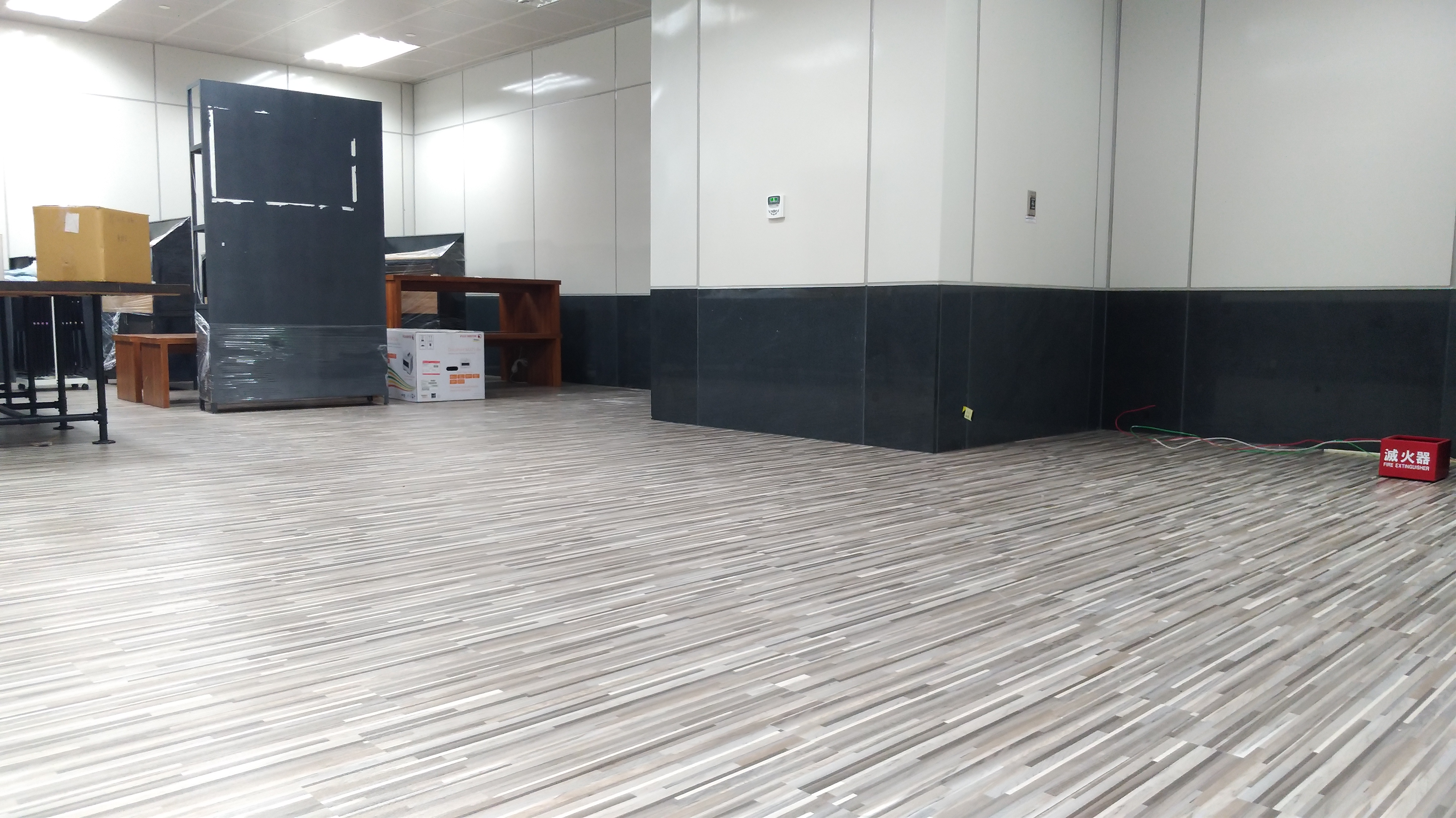 塑膠木紋地板施工