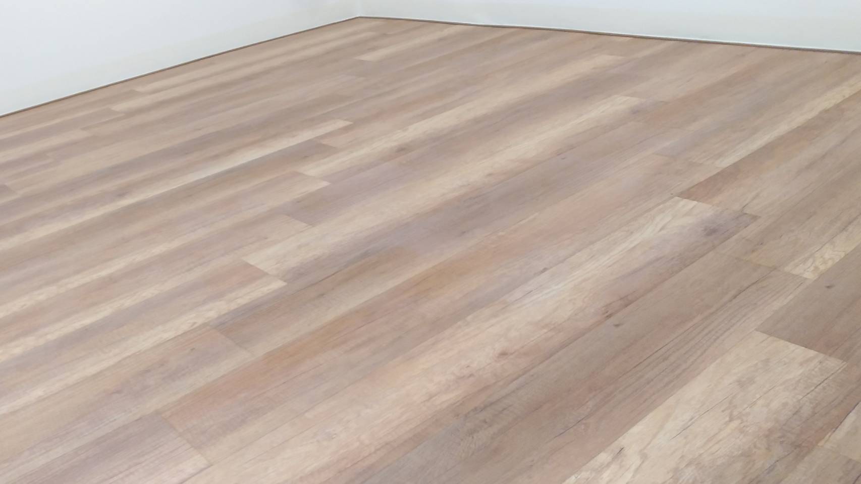 PVC長條塑膠地磚