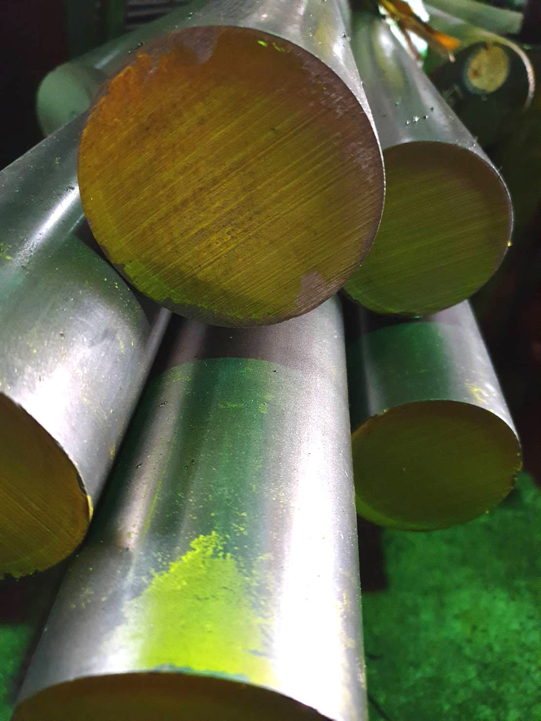 光面中碳、鐵心